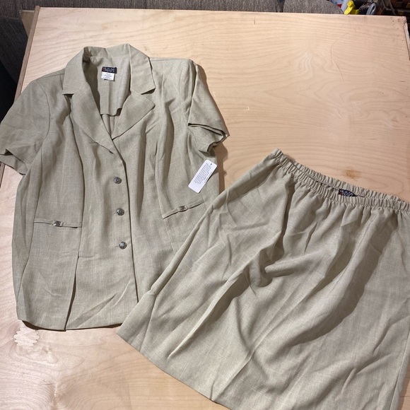 Helene Blake Blazer and Skirt Set 18 W (FQ) - Picture 6 of 15